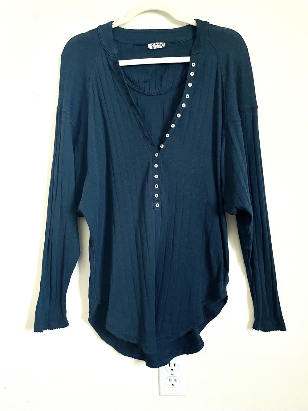 Free People Intimately Coffee Chat Pullover V-Neck Oversize in Blue XS NWT - Picture 4 of 15